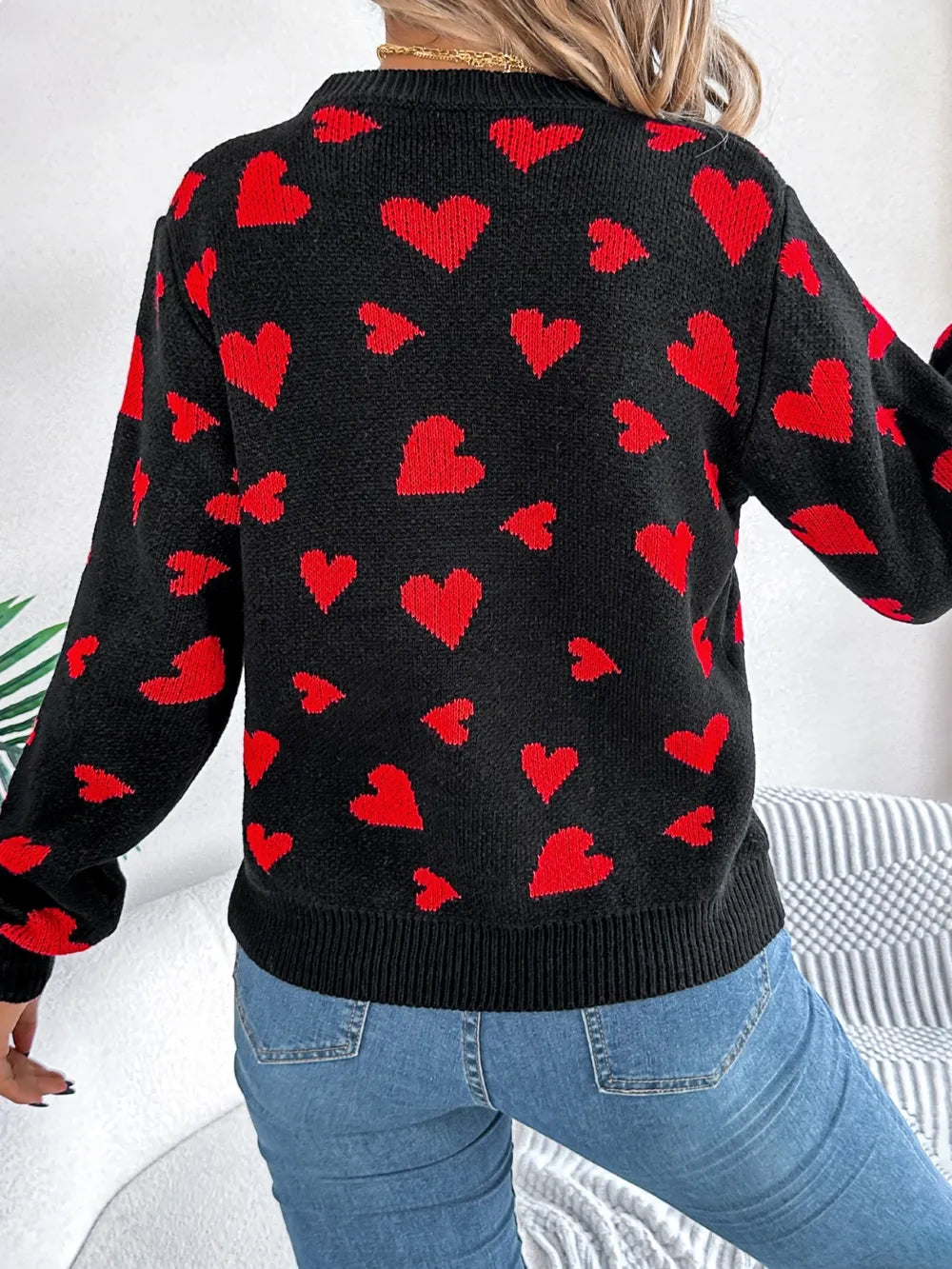 Pull Basique Chic à Col Rond avce details coeur 💫