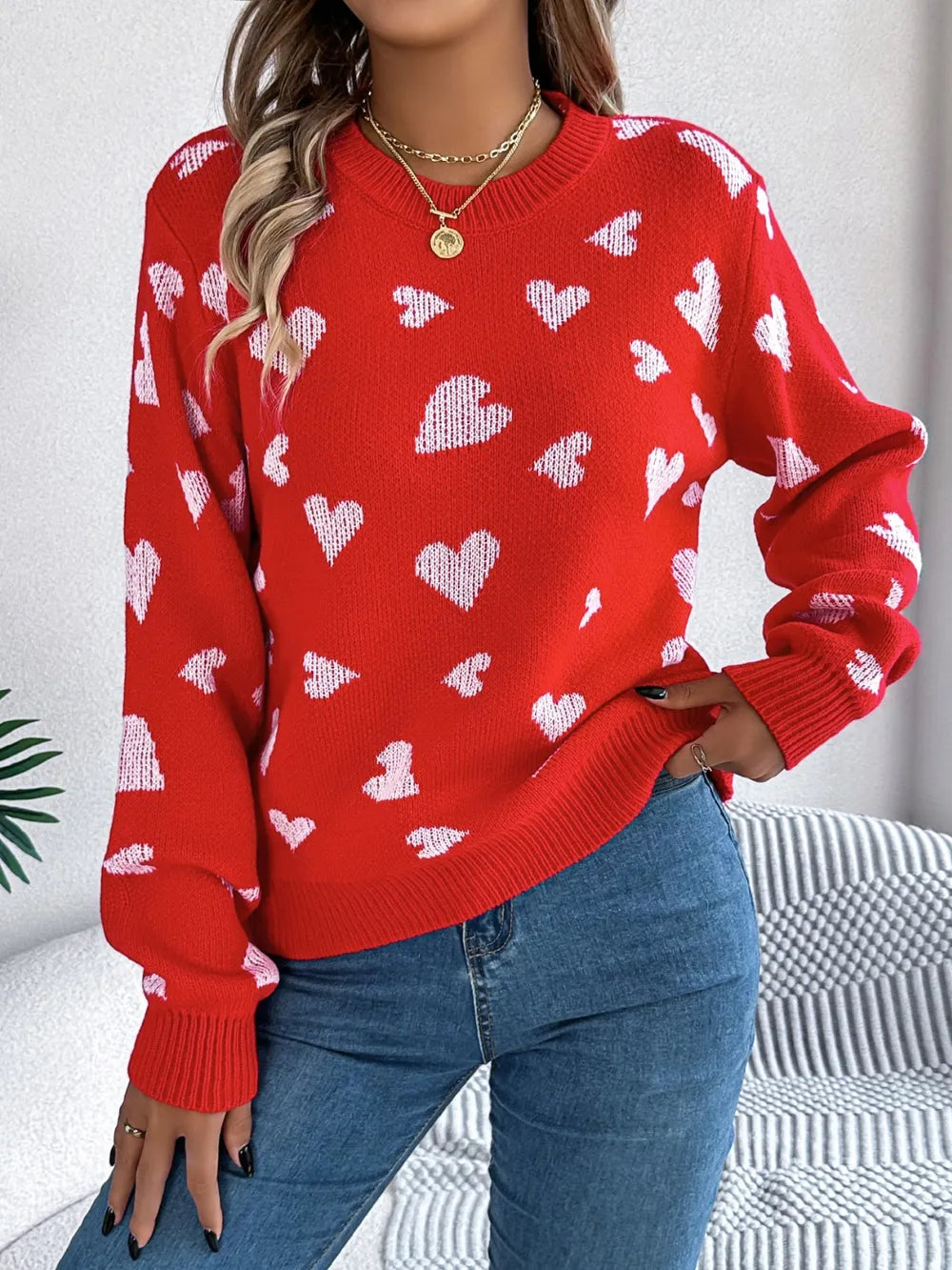 Pull Basique Chic à Col Rond avce details coeur 💫
