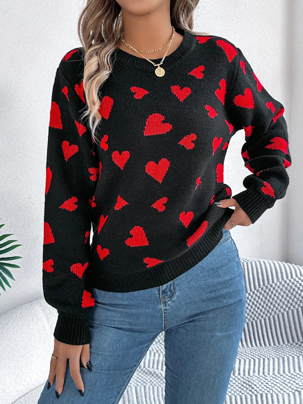 Pull Basique Chic à Col Rond avce details coeur 💫