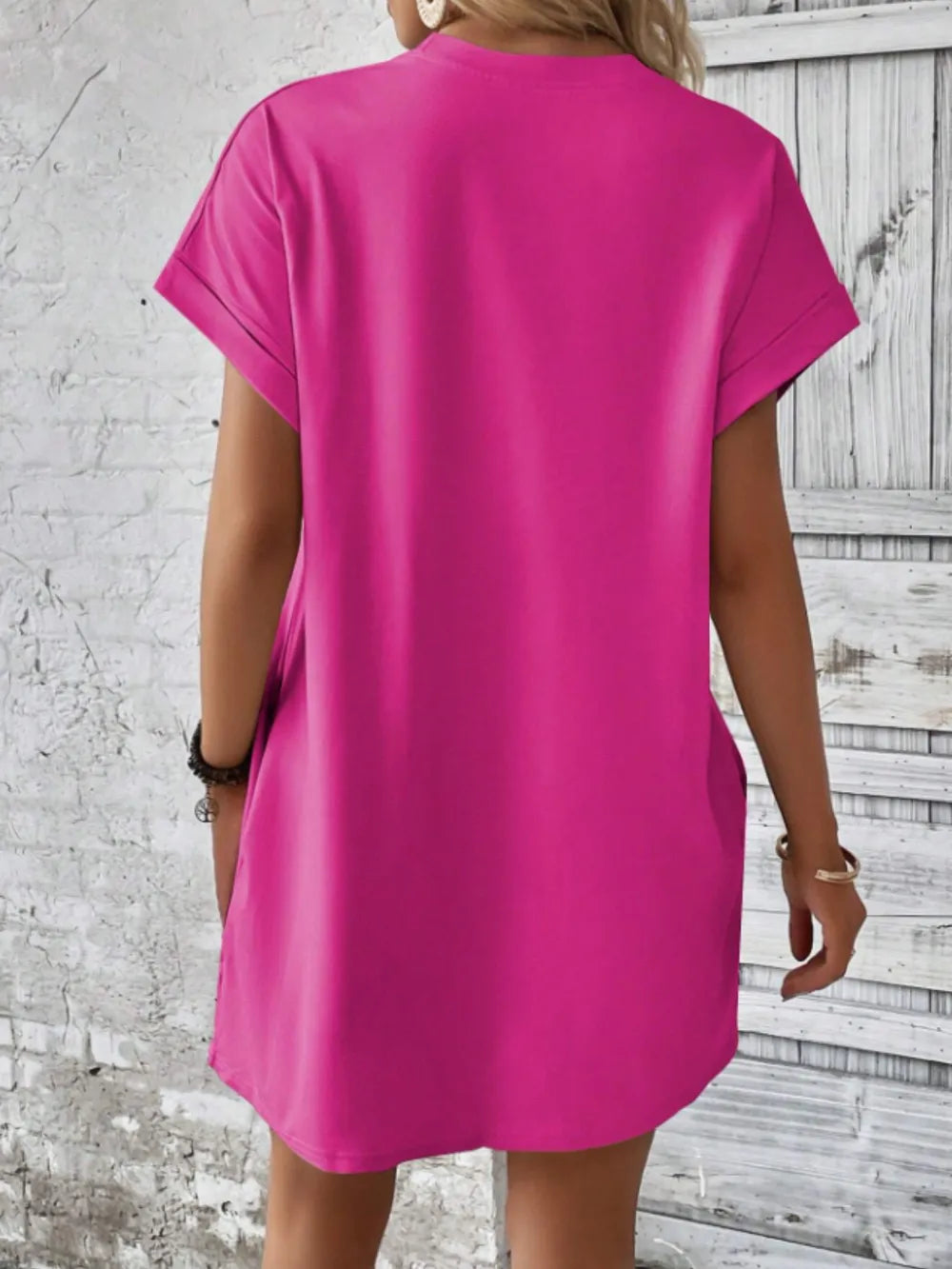 Robe à col et manches courtes avec poches