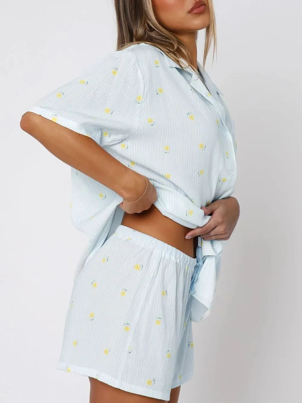Ensemble Élégant à Boutons et Nœud