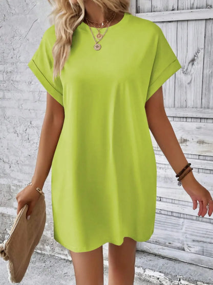 Robe à col et manches courtes avec poches