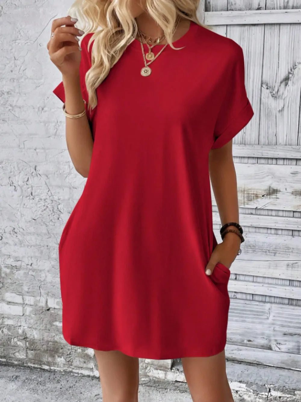 Robe à col et manches courtes avec poches