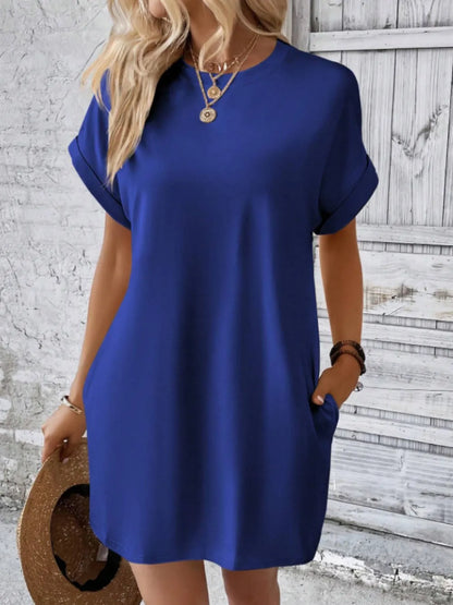 Robe à col et manches courtes avec poches