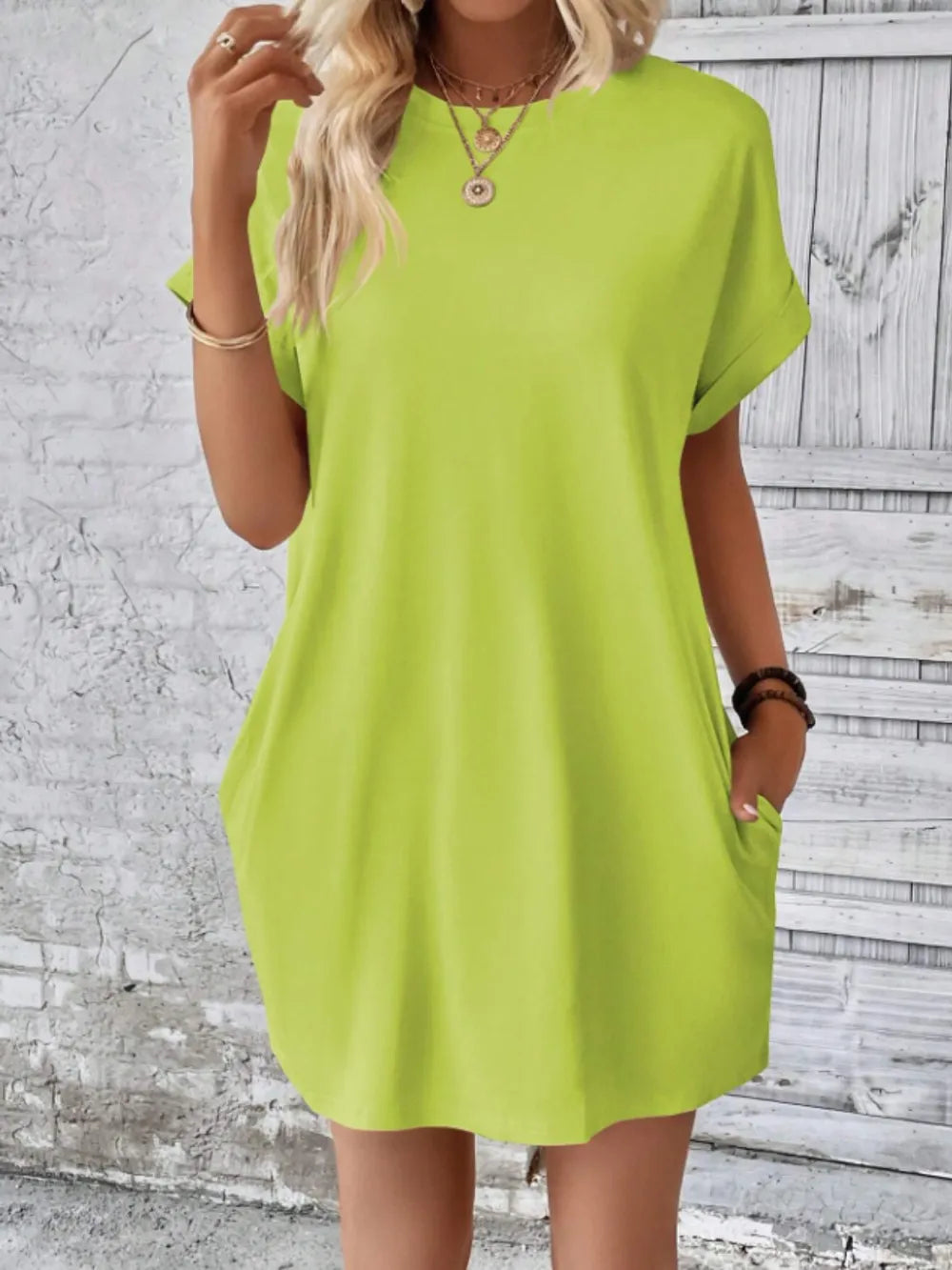 Robe à col et manches courtes avec poches