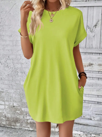 Robe à col et manches courtes avec poches